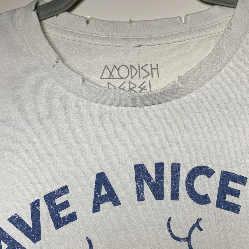 {Modish Rebel} White Graphic T-Shirt - Picture 3 of 4